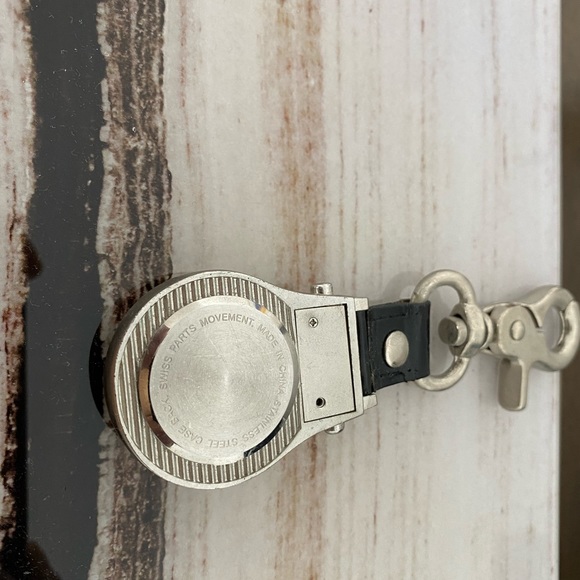 Bacardi collectable pocket watch. Screw missing - Picture 3 of 3